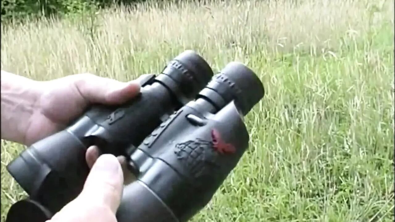Inglese Slutty Hairy MILF Looking for Big Cocks to Get Fucked in the Park