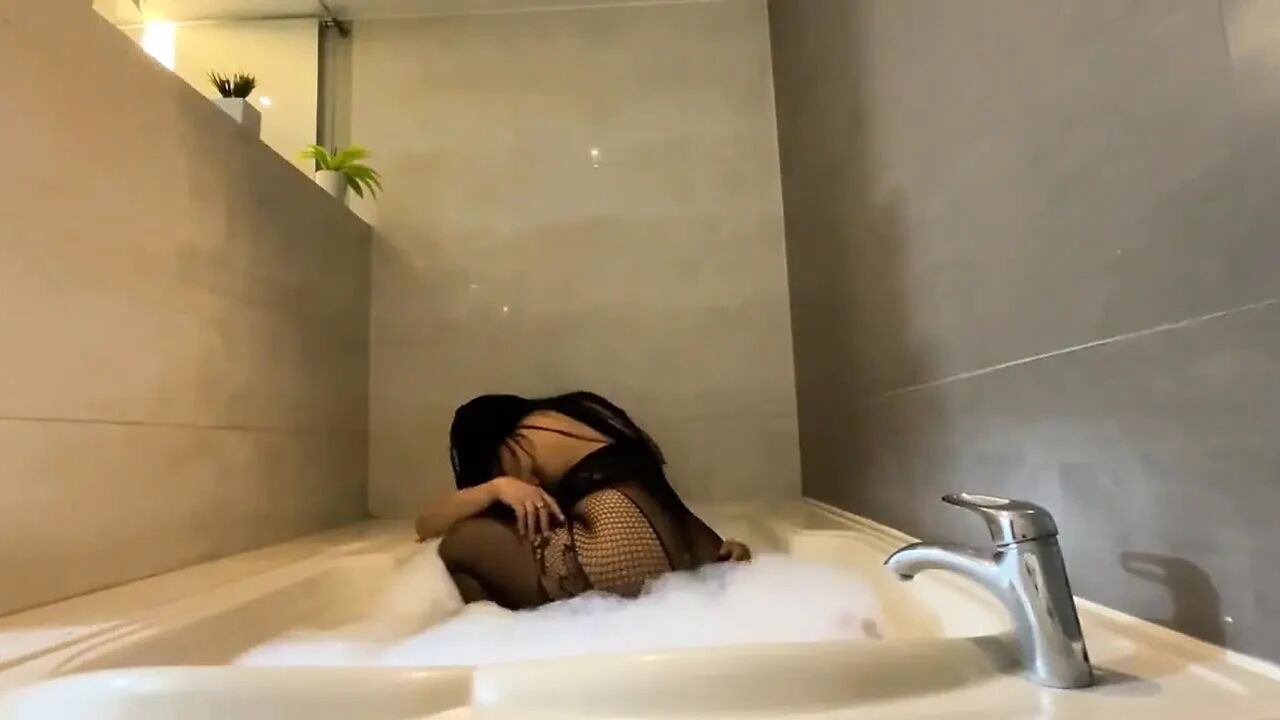 Big Ass in Suit Giving Sitting to Her Lover in the Homemade Tub
