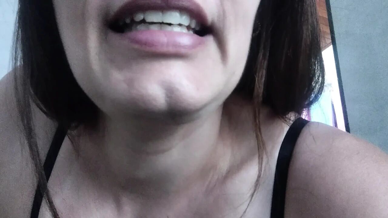 Married woman came home from the gym full of horniness and asked the cuckold to cum in her mouth