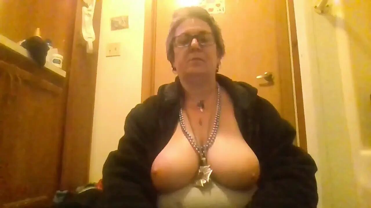 Huge Natuarl Ta Tas and Tight Pussy in Your Face Cum