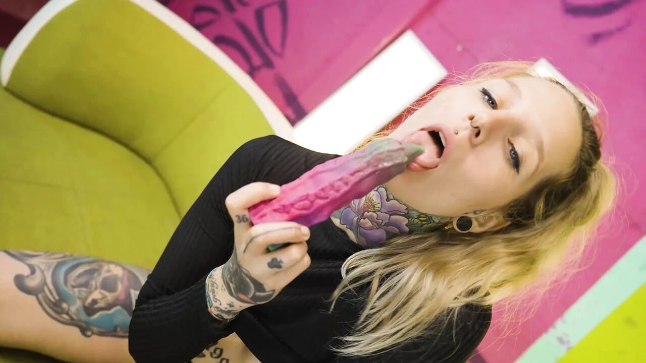 ALT blonde girl with TATTOOS masturbate with crazy TOYS