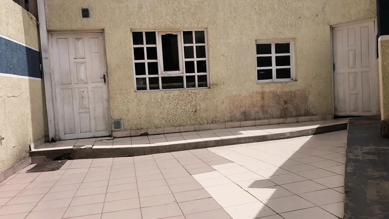 Single mother candy seller on the street sucks my dick