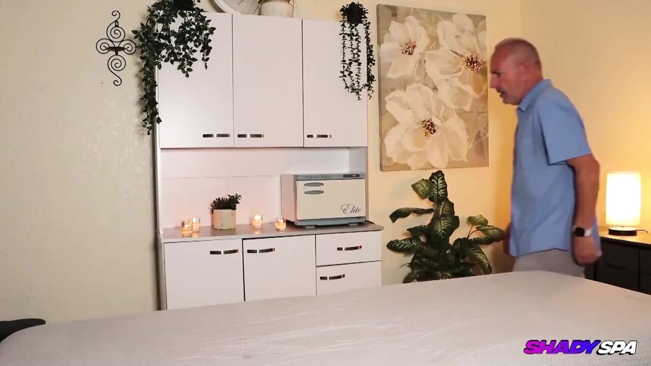 Blonde Masseuse Thea Summers Deep Tissue Blowjob