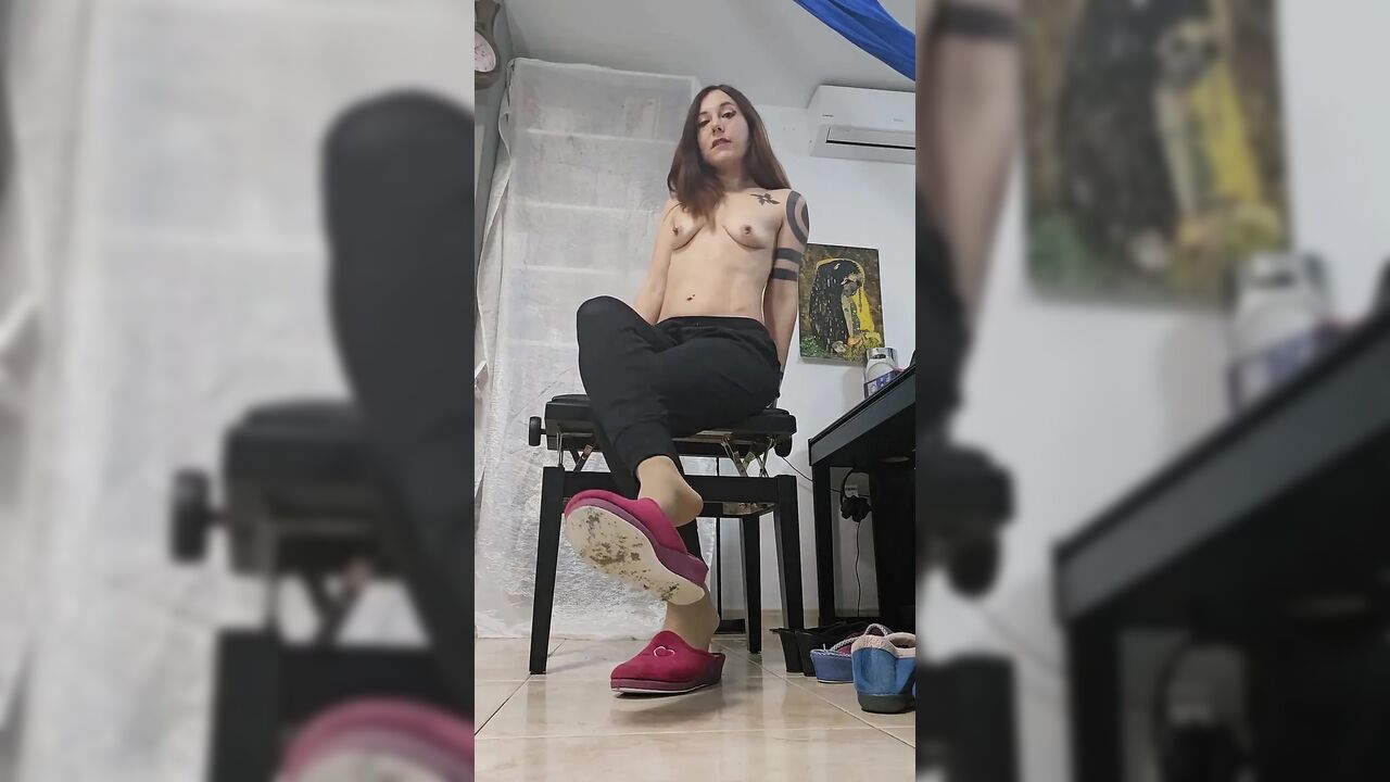 Slippers Shoeplay and Dangling Hot Seduction