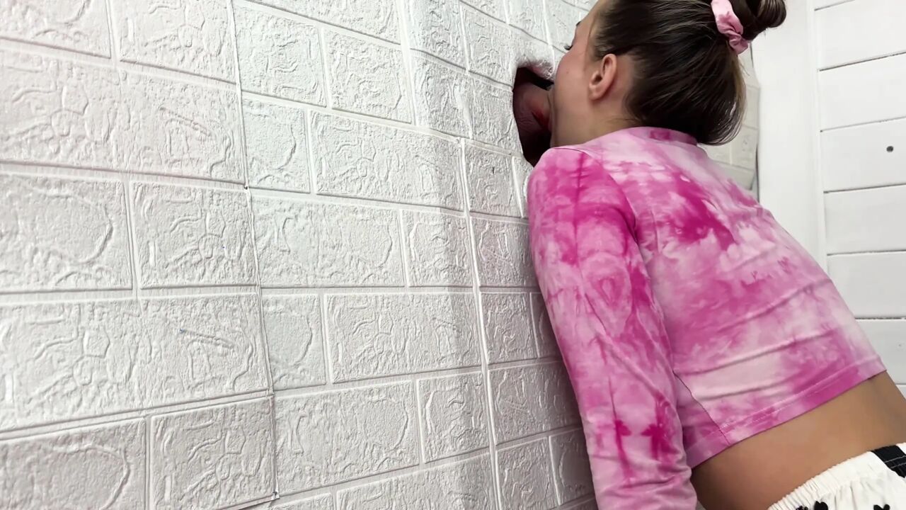 Gloryhole It Really Does Not Want Her to Stop