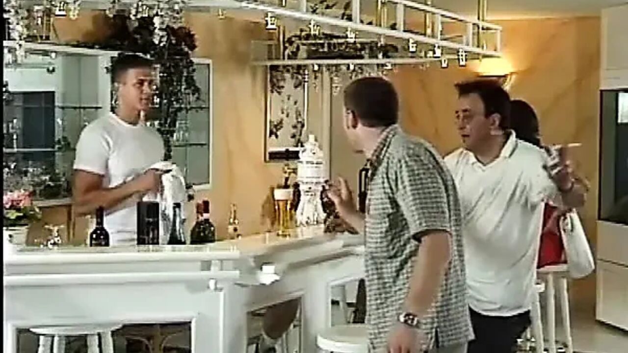 Mira in LA SIGNORA DEGLI UCCELLI scene 04