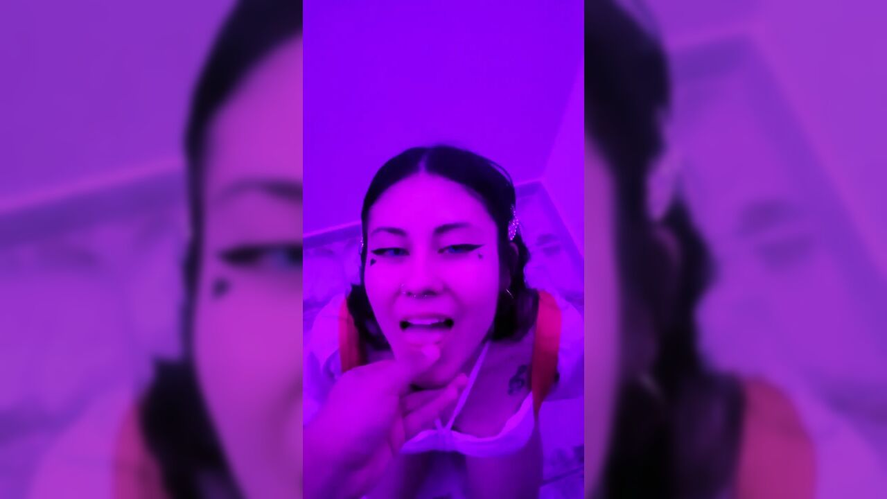 Beautiful Schoolgirl Dherlydoll Gives Me a Delicious Deepthroat Blowjob and Sloppy Cumshot in Her Mouth!