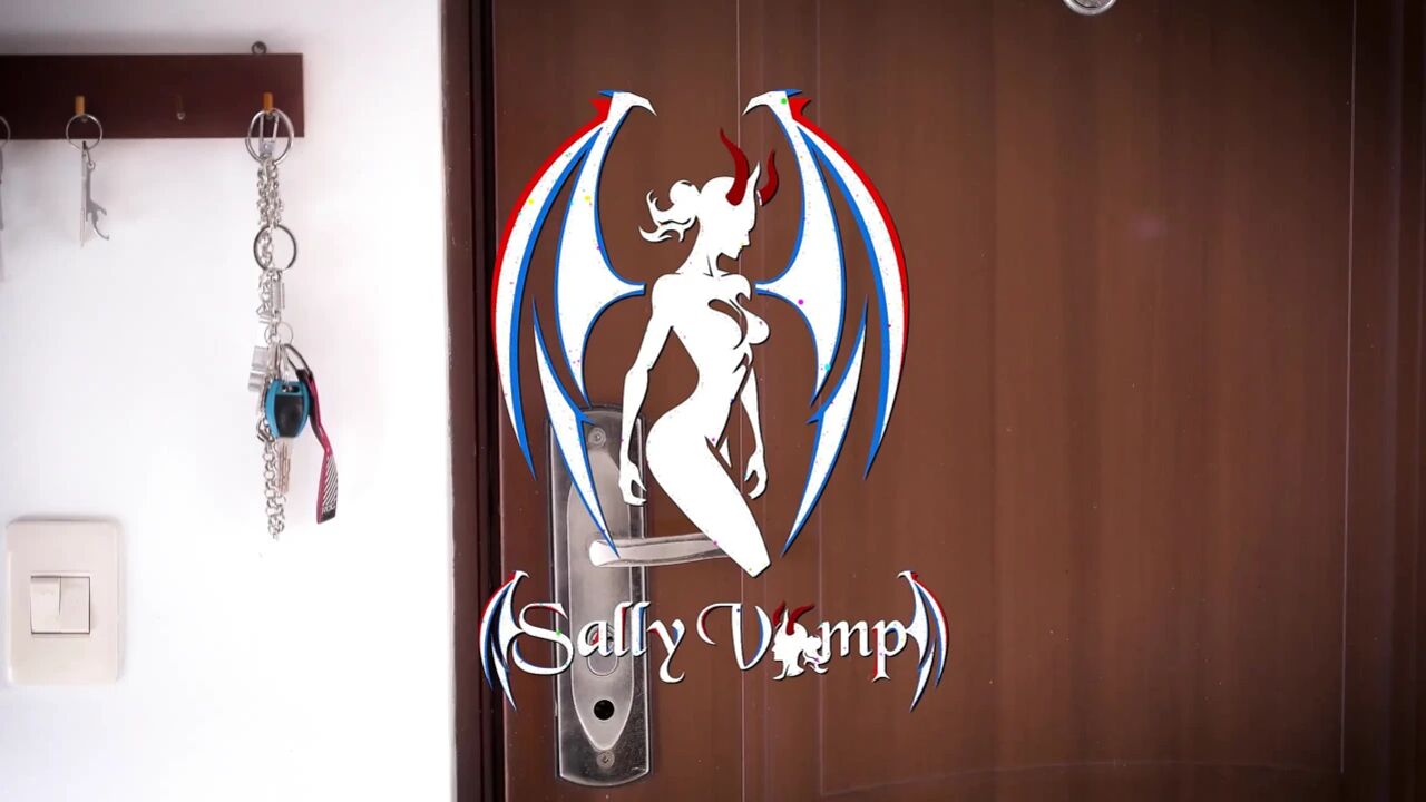 Thief Breaks in & Gets Caught Humping Latina's Thick Ass - Power Flip Tribbing Orgasms!