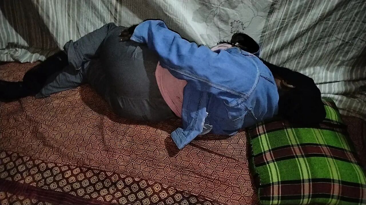 Bangladeshi Hot aunty sex with Littale boy