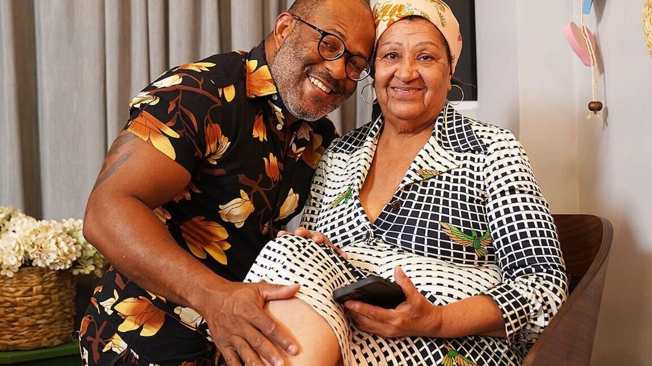 72 Years Old BBW Stepmom Gets Rough Fist Fucked