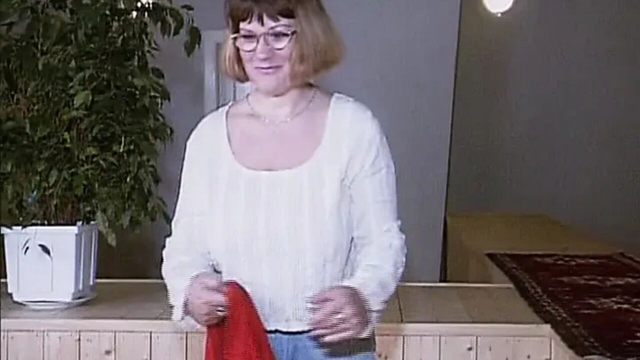 Curvy Mature Lady From Germany Playing Withe Her Pussy on Casting