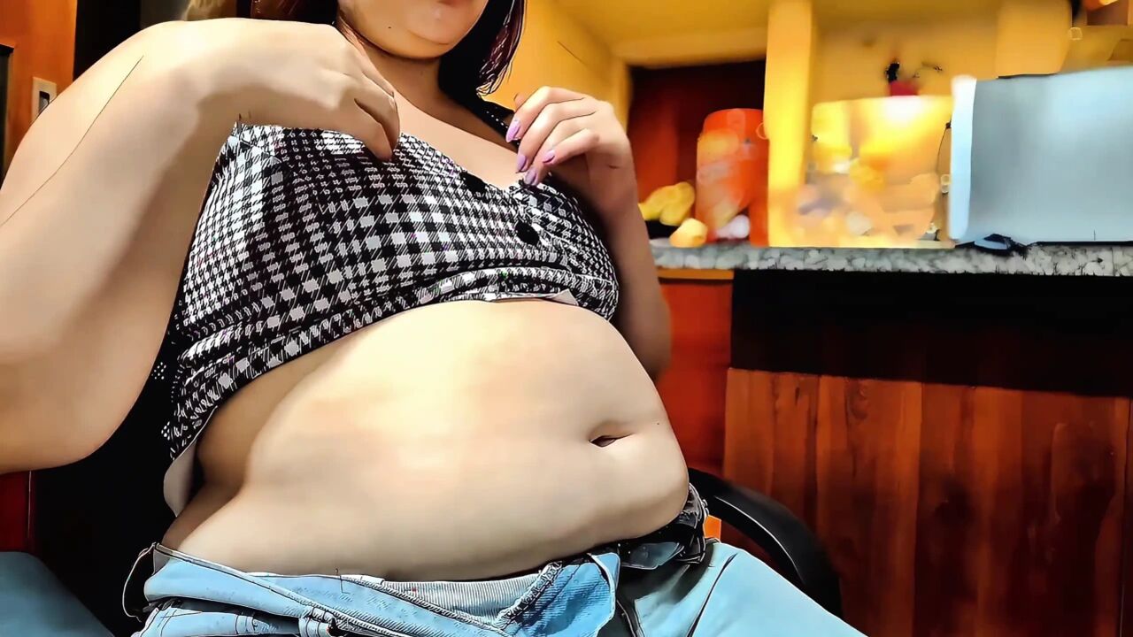 Nicole's Soft Belly Play & Juicy Big Ass Tease