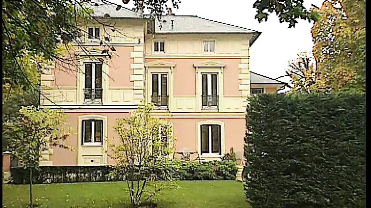 Naughty Nurse with Big Tits Gets Fucked by Patient on Couch - Blonde Beauty Blowjob Action!