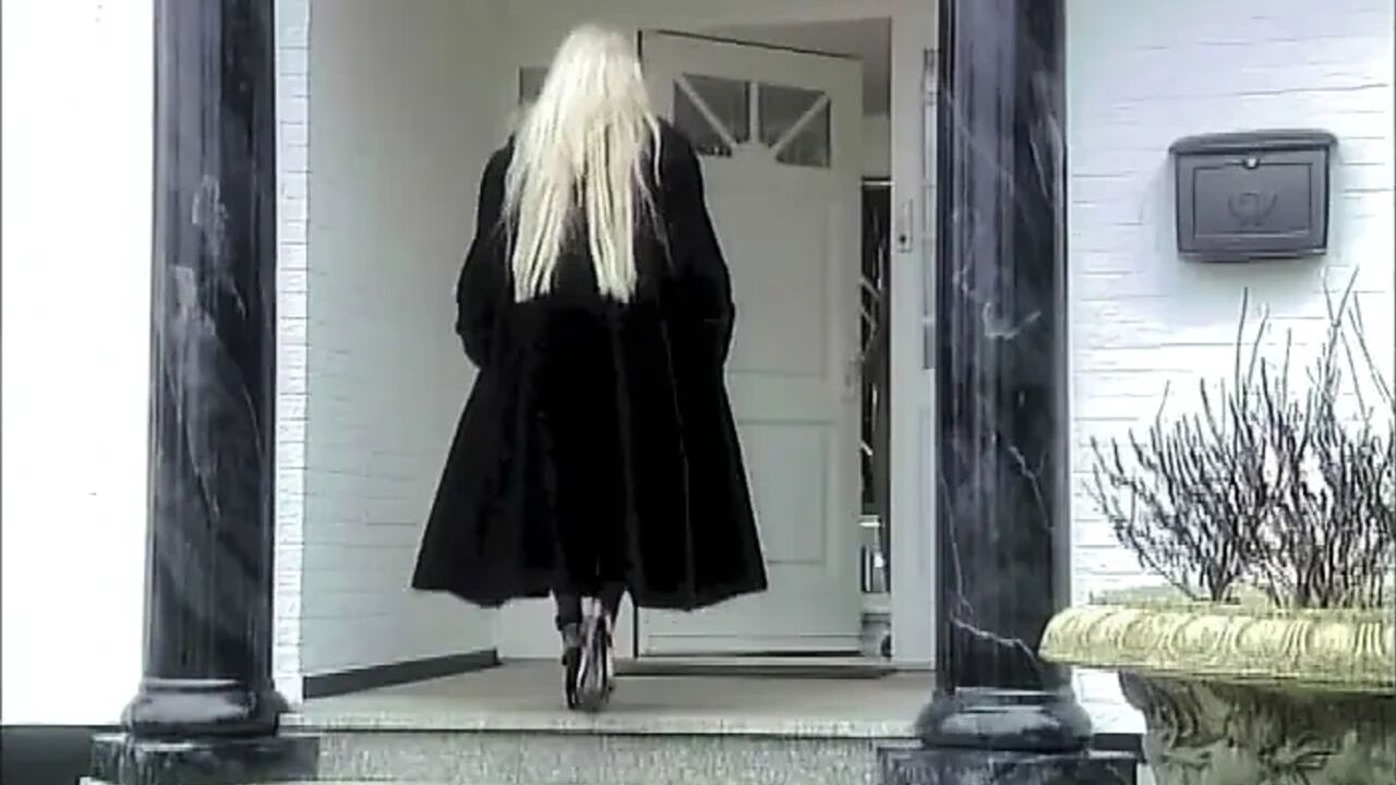 The Lady Likes to Do It on the Stairs