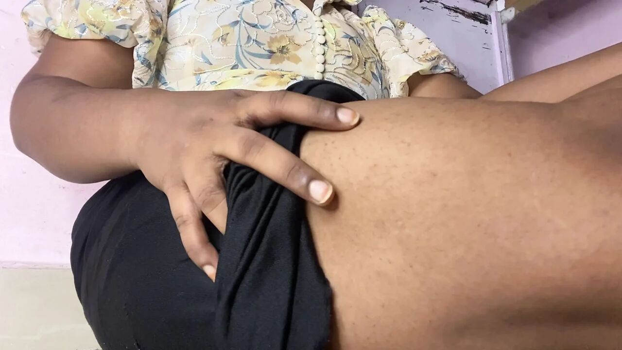 tamil girl pussy fingering boobs show