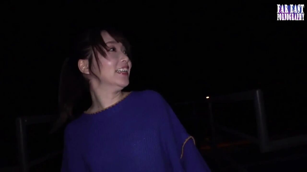 Splashy Shame Tease with a Smiling Beauty Soaking Herself in a Wild Wet Burst Part.4