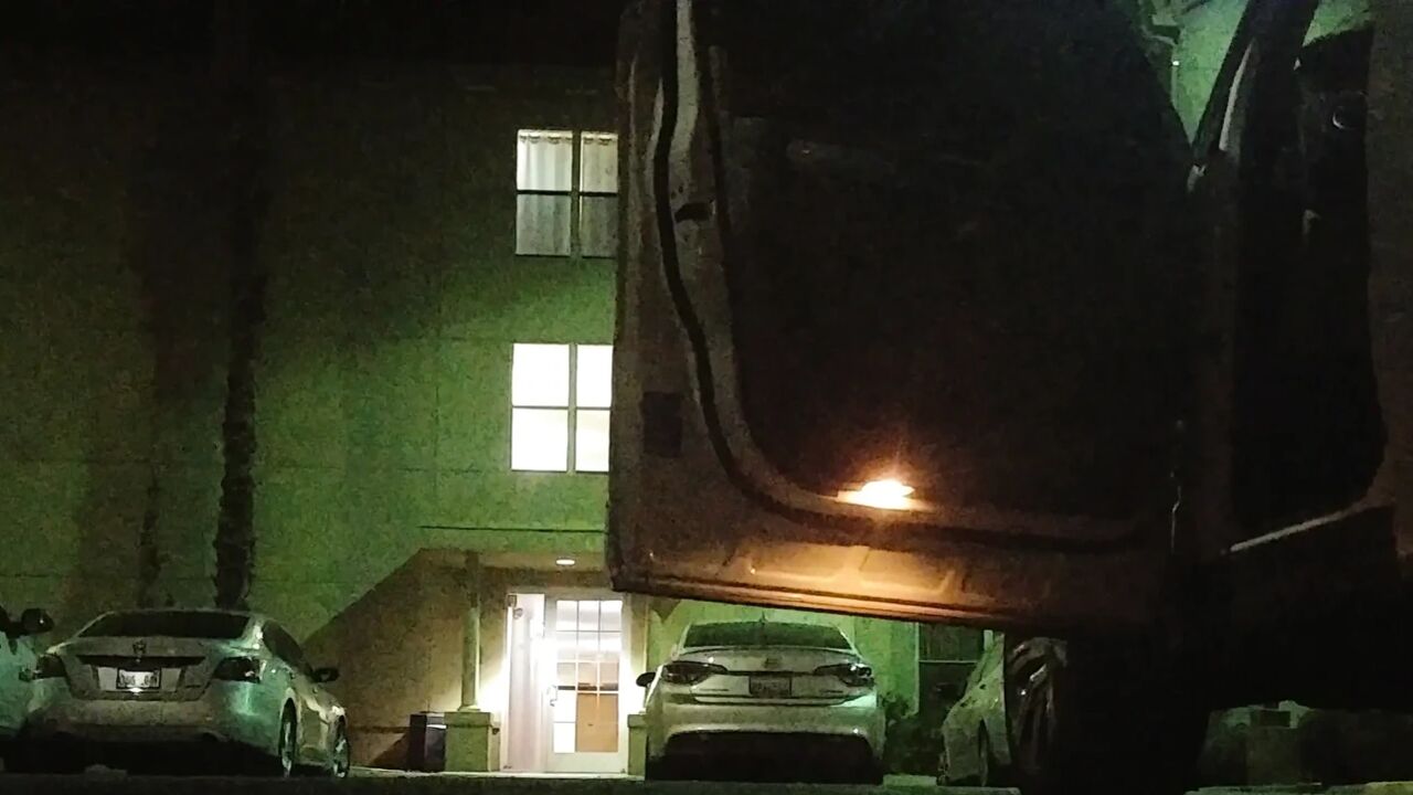 Thick BBW Wife in Lingerie in Public Hotel Parking Lot! Badblondiemonroe