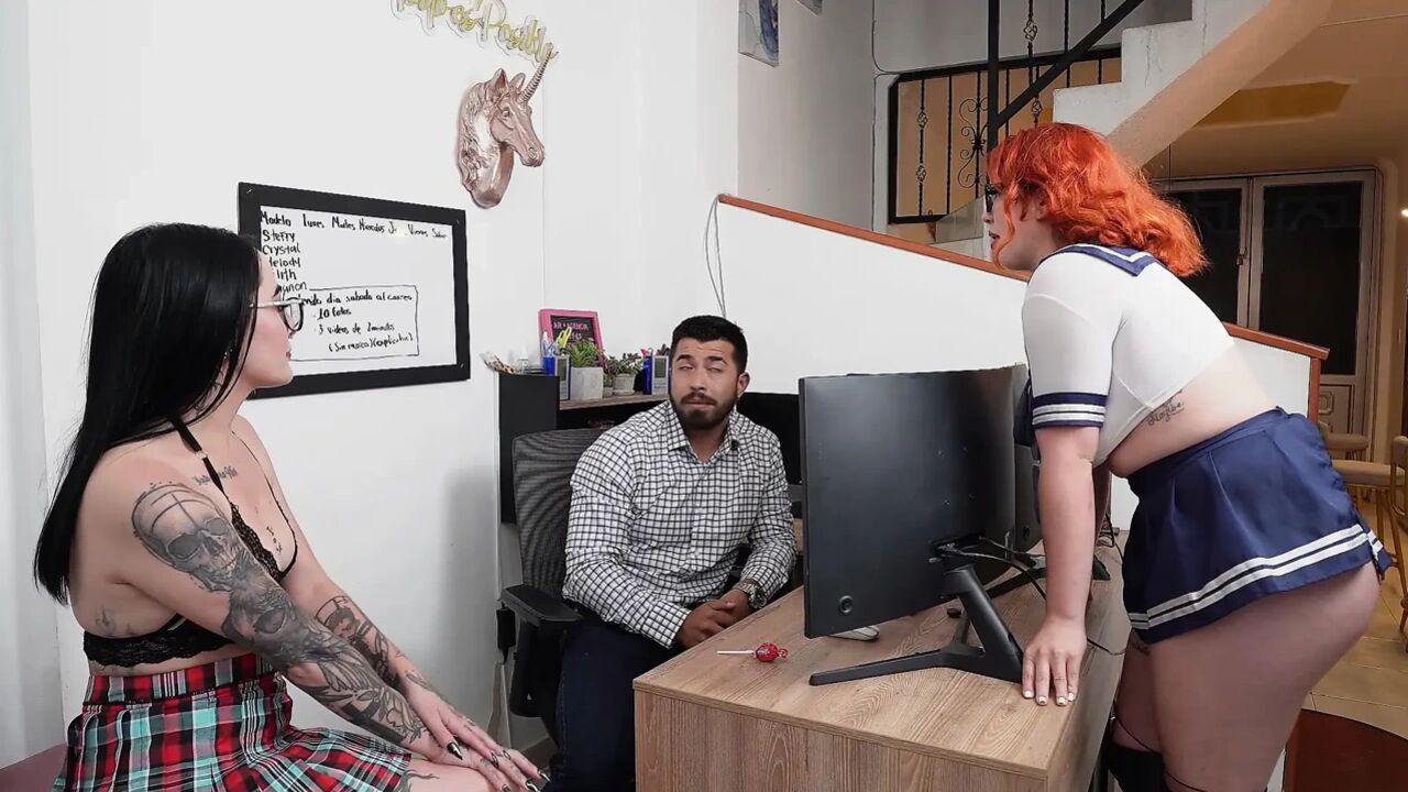 Threesome with Two Schoolgirls with the Bifida Tongue Get Out of Control and Casually Pass the Subject