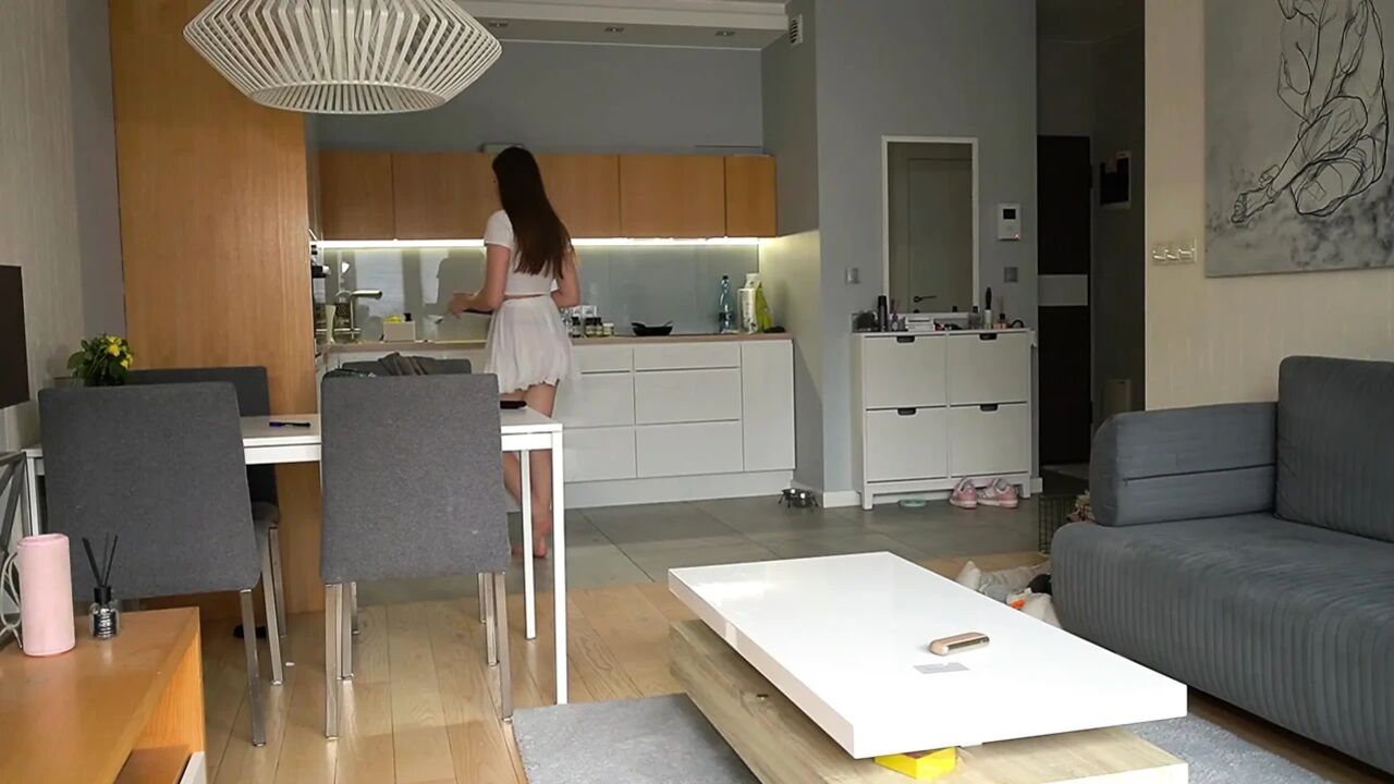 The girl doesn't speak Polish very well, so she's having sex with me - Bella Crystal