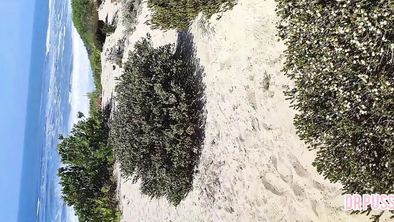 Pregnant Woman Is Abandoned by Her Husband and Masturbates a Stranger on the Beach Without Him Knowing Until She Gets All the Mi