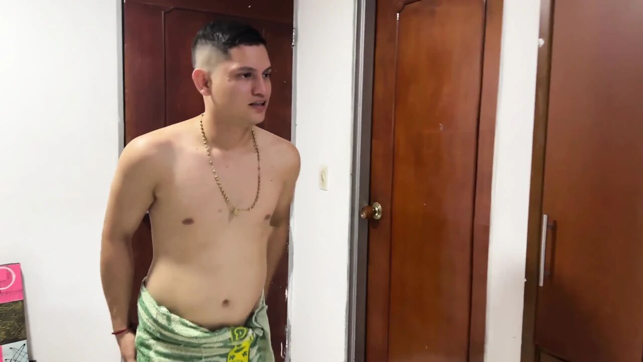 Big Ass Latina Neighbor Goes Online and Ends up Fucked When She Sees My Huge Cock