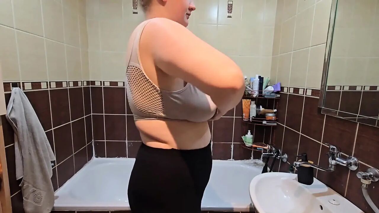 Busty BBW Shows Her Big Natural Tits and Shaves Her Pussy - Hot Shower