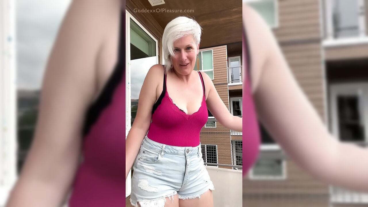Giving My Younger Neighbor a Hot JOI