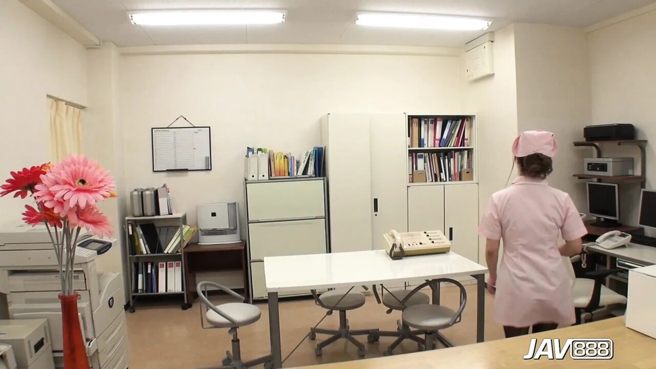 JAV888 Nurse Honoka will do anything for her patients