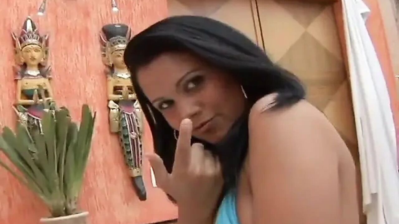 Housewife groans so loudly in the bathroom that the neighbors fall out of bed