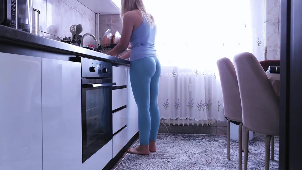 I Creampied My Roomate in the Kitchen