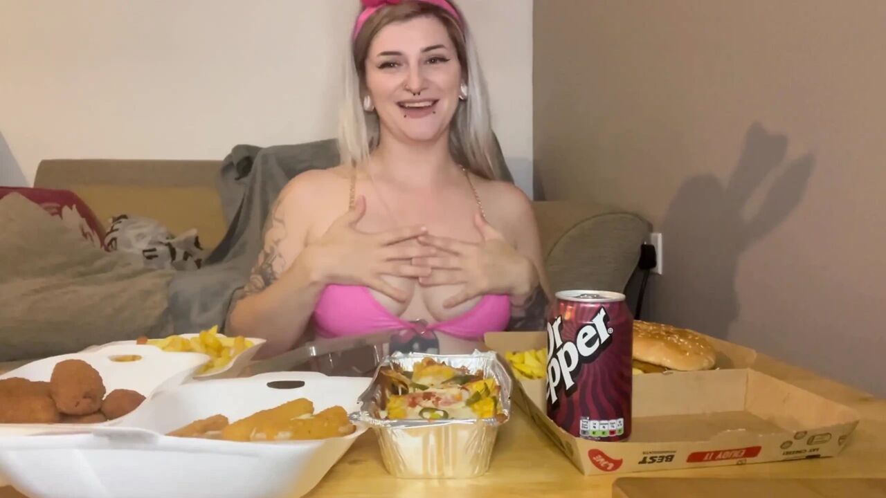 Pvc Bunny Girl Burps and Gets Bloated Filming Mukbang