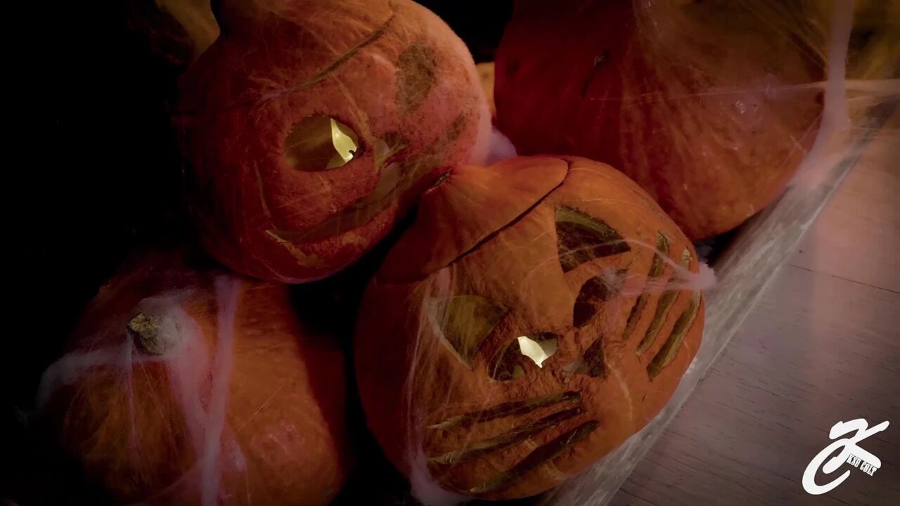 REAL LIFE HENTAI: Alien monster fuck and Creampie big tits vampire