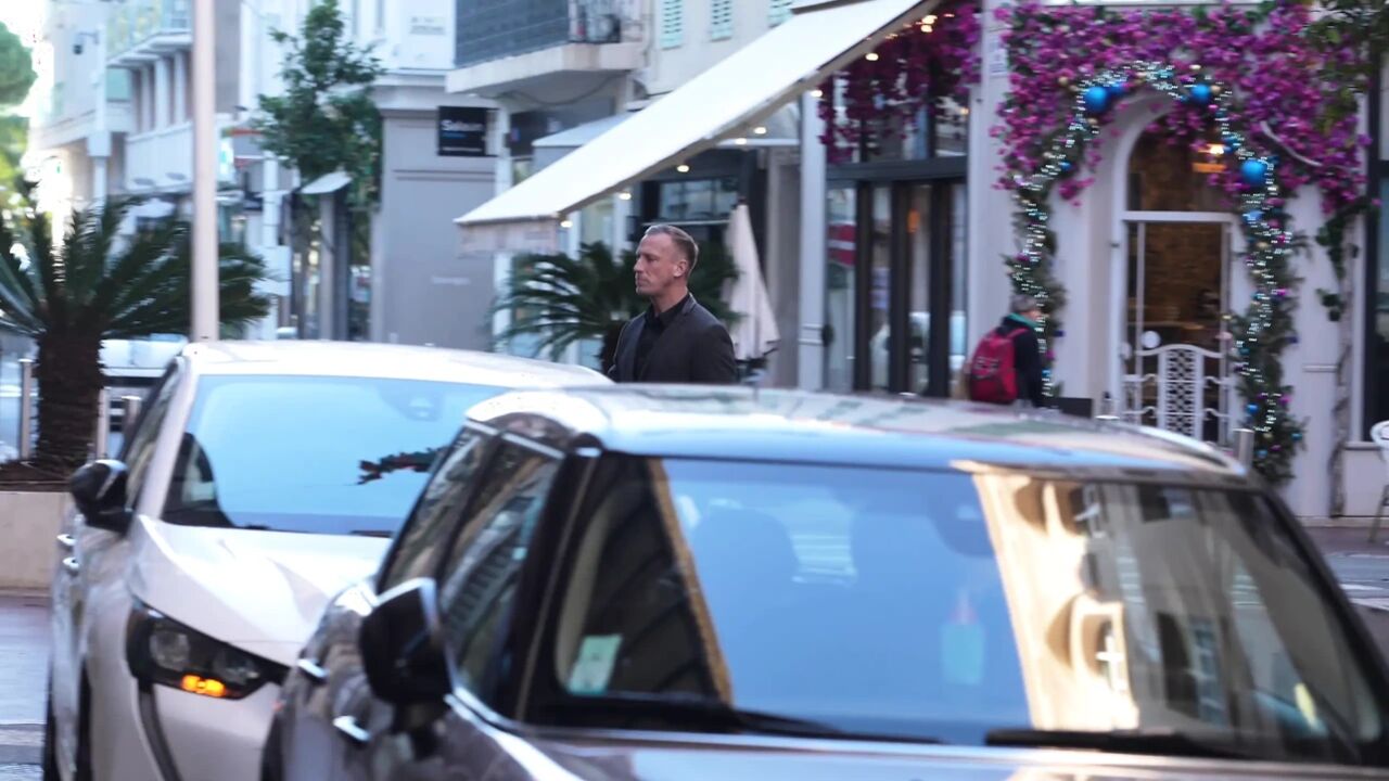 Real Estate Agent Bangs His Client