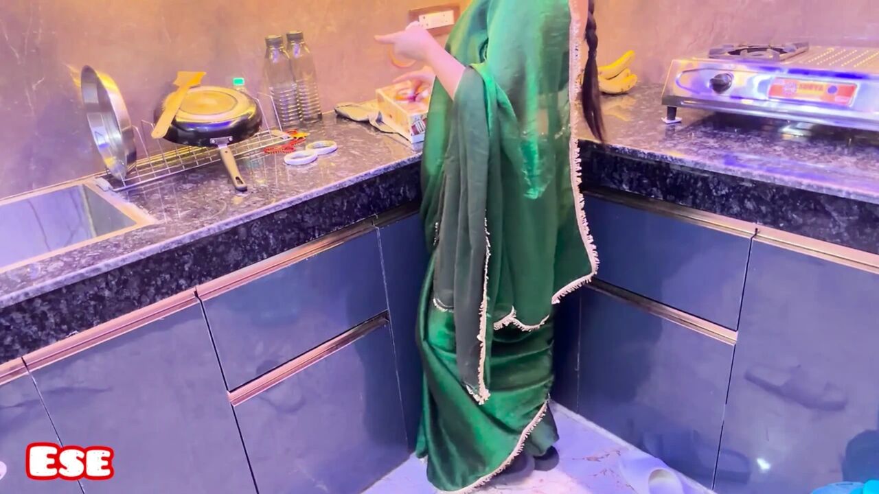 Aunty GOT fucked from Behind.......