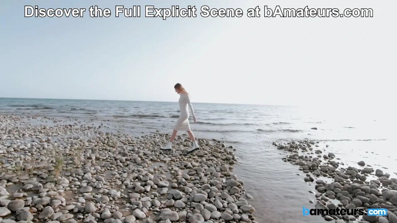 My girlfriend wants me to fuck her on the beach at bAamteurs