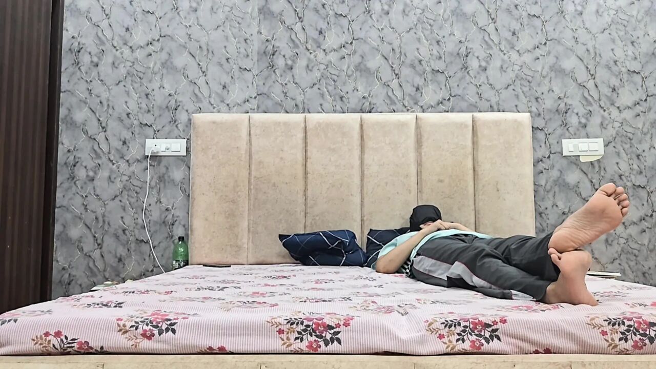 Desi girlfriend sucking bf dick deepthroat viral