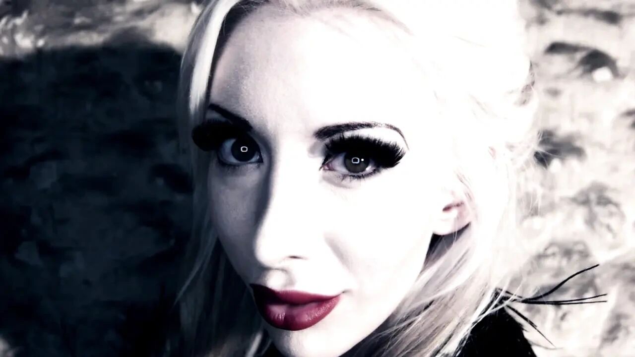 Hot and Sexy Blonde Babe Rides a Big Hard Cock