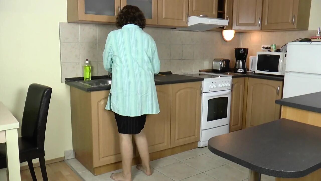 Ginger Mature German Housewife with Naturals Gets Pounded at