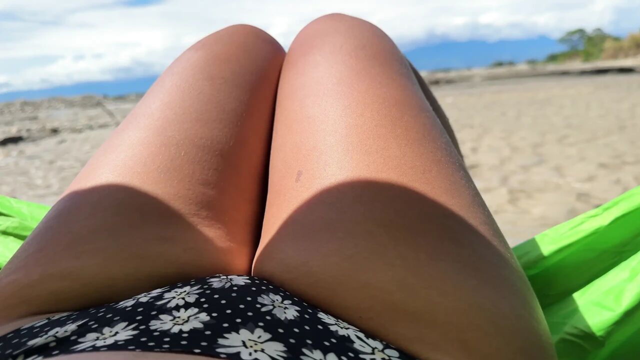 I Like to Touch Myself Until I Reach Orgasm on the Beach While Being Watched