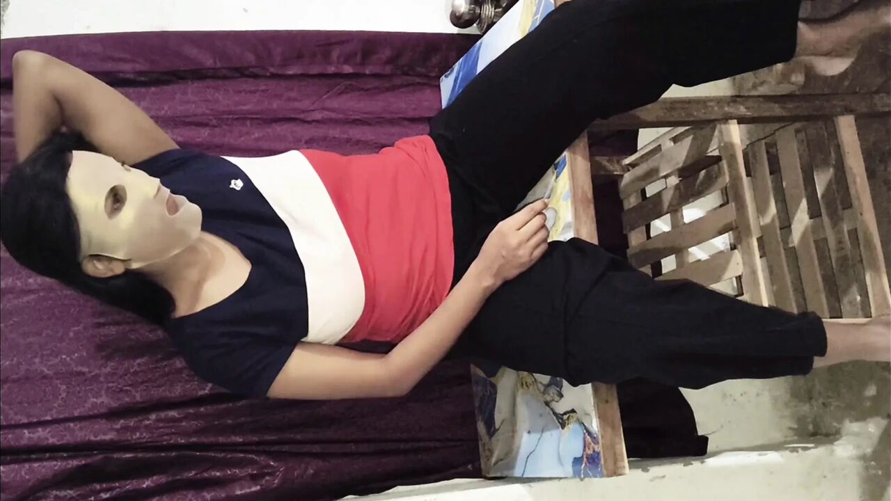 Season 148. Sexy bhabhi show her big boobs front of boyfriend. Boyfriend lick her boobs milk
