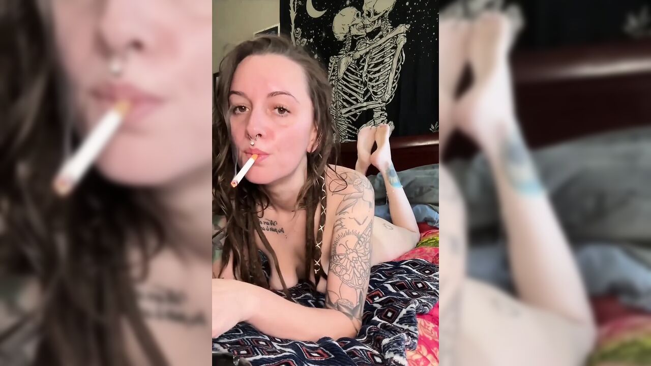 Sexy Smoking and Stretched Soles