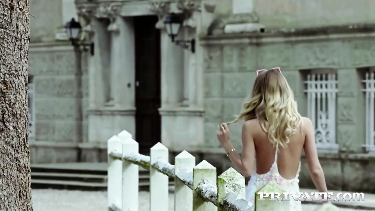 Italian Francesca di Caprio in a wild threesome with DP included