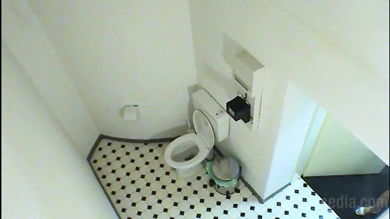 Amateur Phone Sex on the Doctor's Toilet
