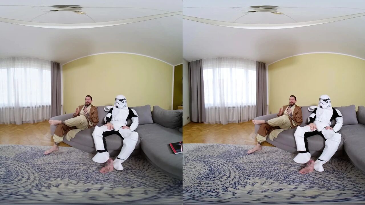 Nerdy Star Wars Cosplay Threesome Before Comic-Con - VR