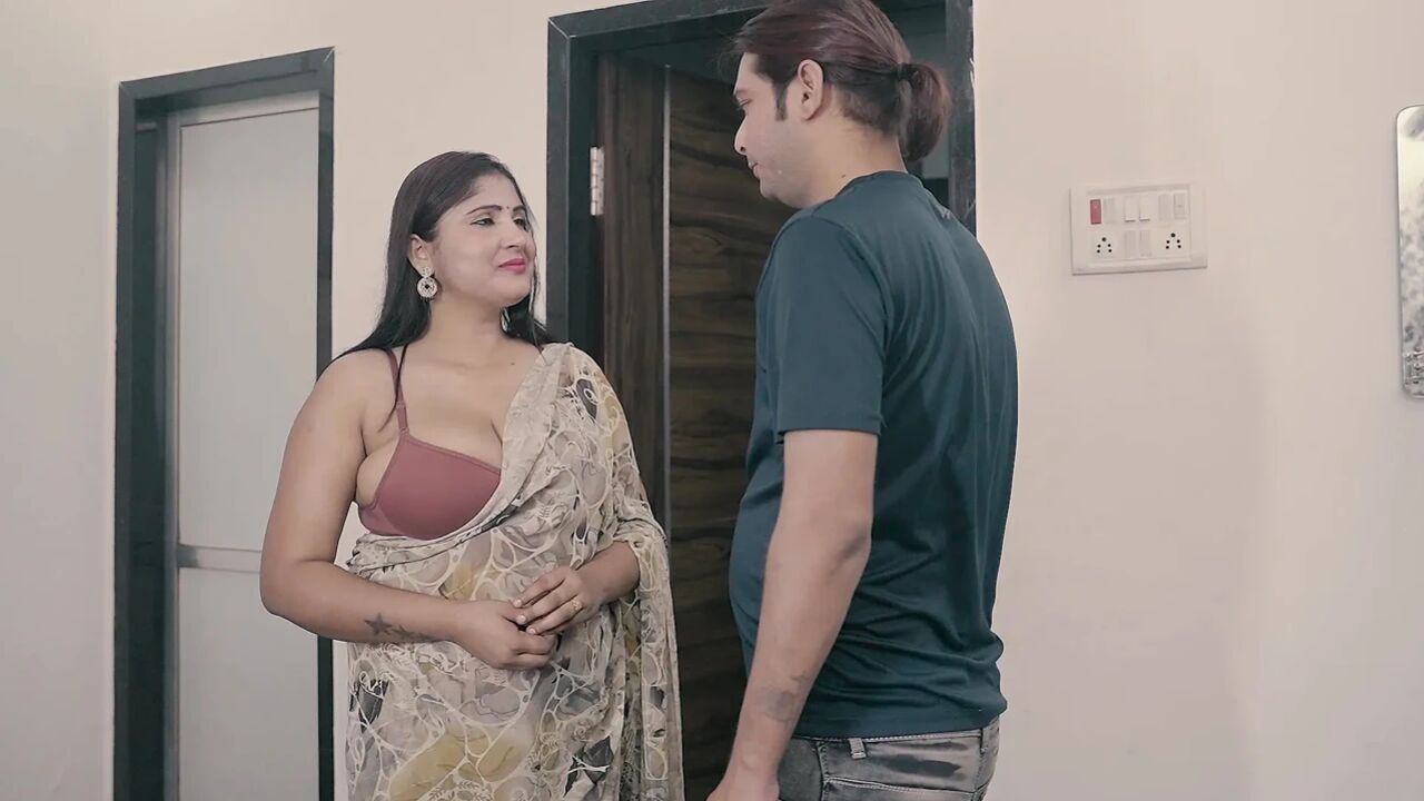 Lucky hotel staff had sex with beautiful girl