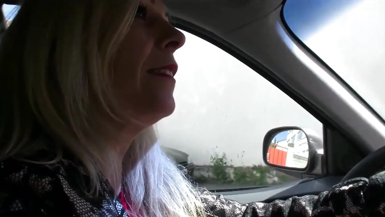 Blonde Cougar Fucked in a Car 4935 2 1 -