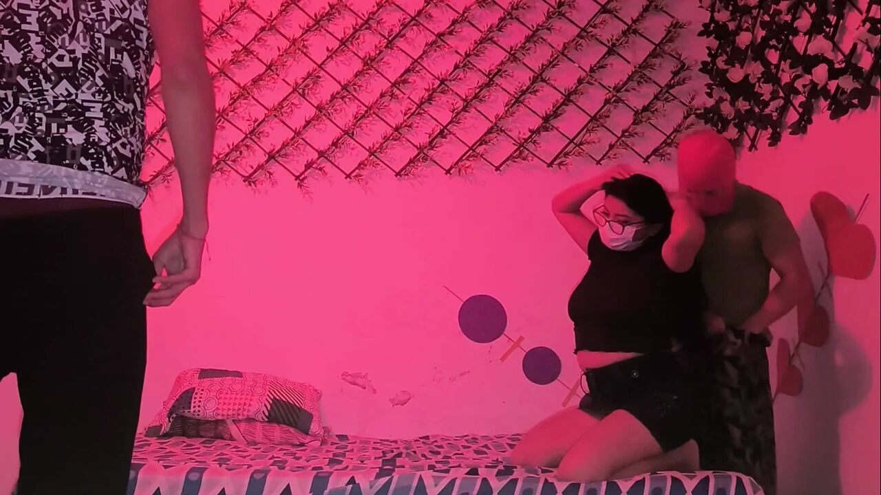 Two couples fuck simultaneously with cheap whores from India