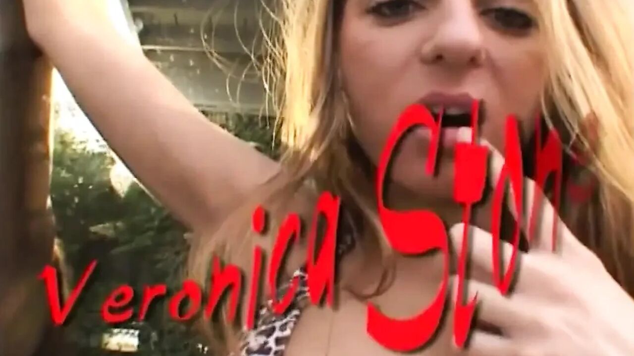 Petite slut suck a BBC outdoor