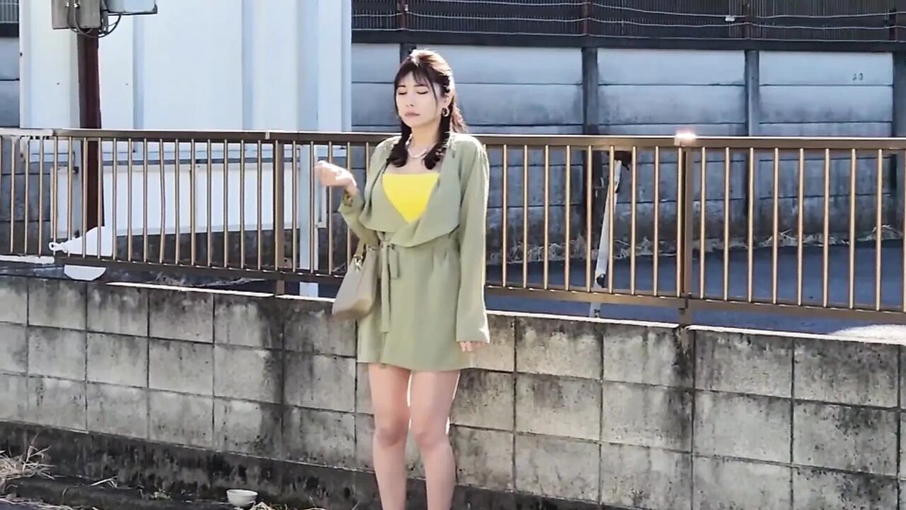Housewife Who's Been Using Her Looks To Seduce