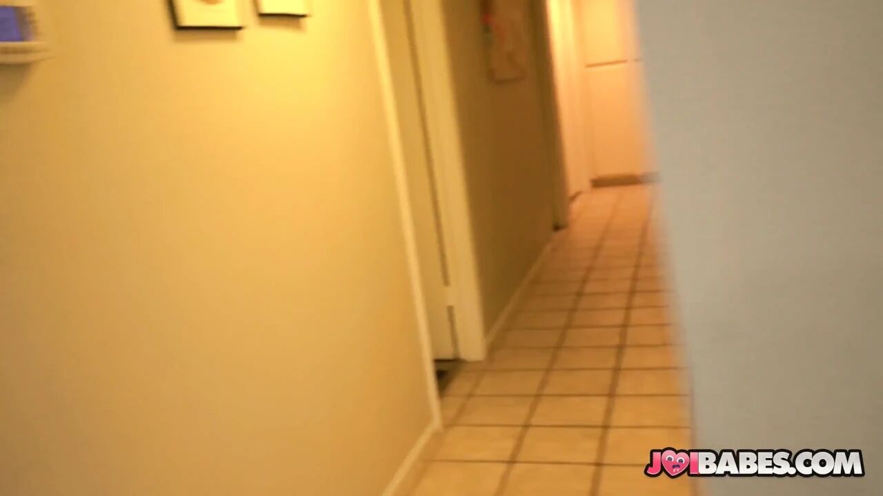 Petite teen Sky Smith gives cheating boyfriend jerk off instructions